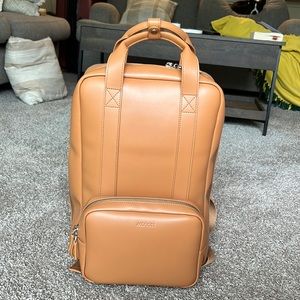 Monos camel metro backpack